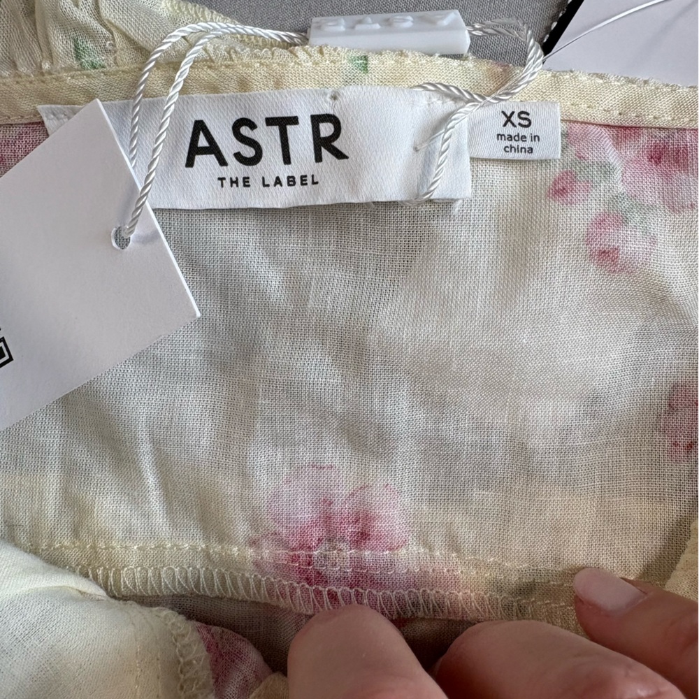 ASTR Floral Ruffle Tie-Front Cami with Pink Blooms/Butter Yellow Coquette NWT - Picture 5 of 10